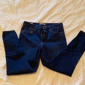 Excellent Condition Levi Skinny Jeans